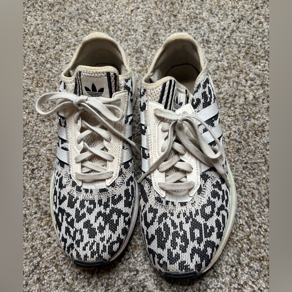 adidas cheetah print tennis shoes size